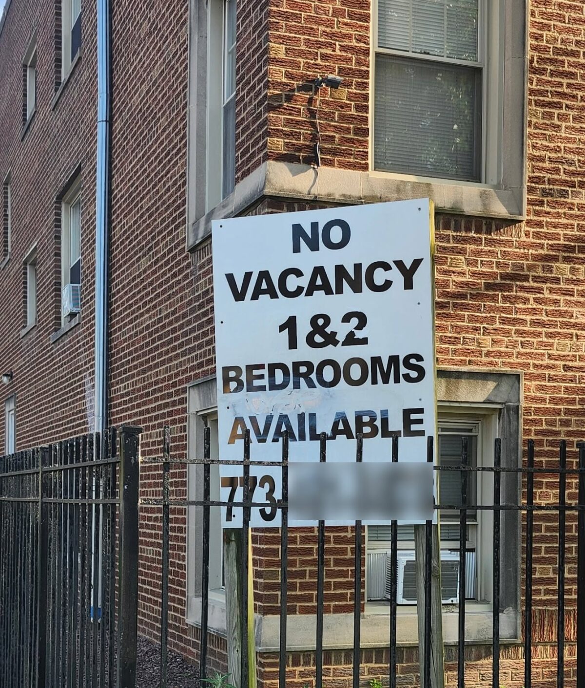 20 Unhelpful Signs That Turned Instructions Into Abstract Art 13 no vacancy