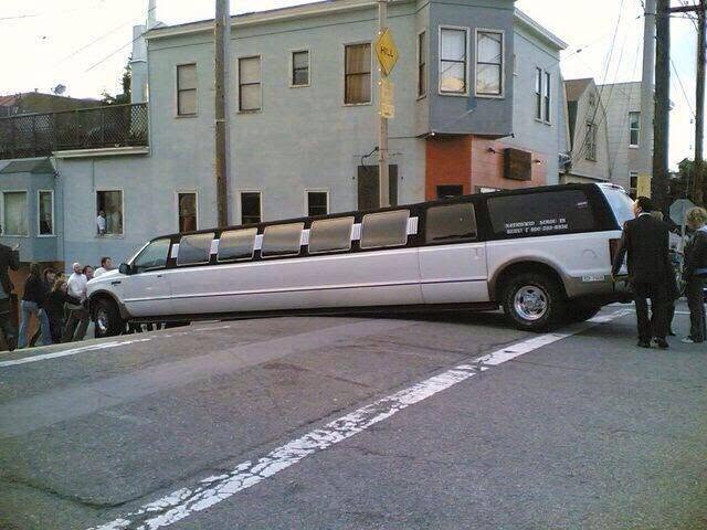 20 Unbelievable Fails That Belong in a Museum of Regret 5 Hehe, I dont know why I find this so funny but Limo driver