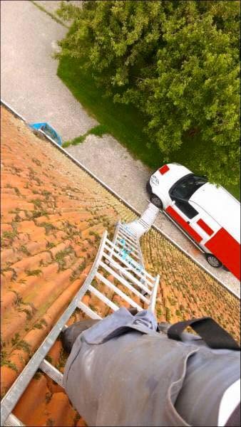 20 Unbelievable Fails That Belong in a Museum of Regret 8 I dont know the full story but this doesnt look terribly safe.