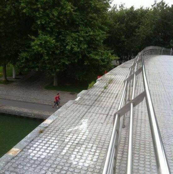 20 Unbelievable Fails That Belong in a Museum of Regret 13 Nope, I'll find another route. Do people seriously bike along here ?