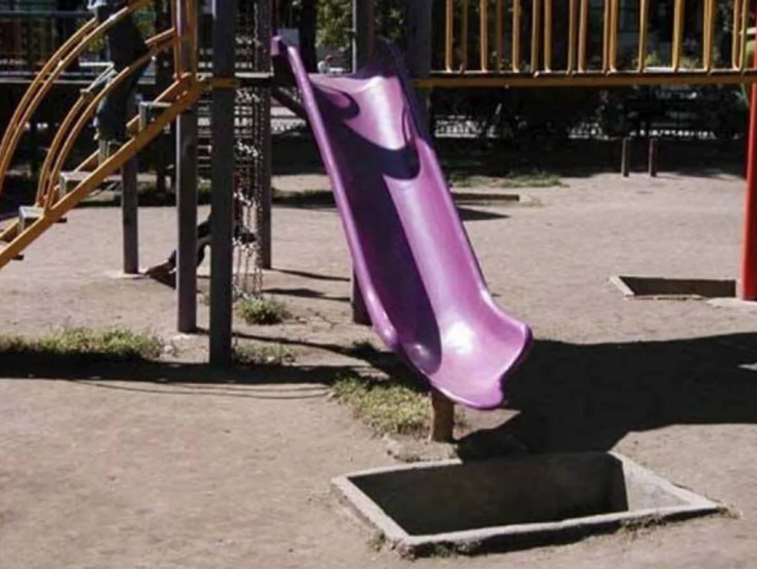 20 Playground Fails That Turned Childhood Into an Extreme Sport 19 This slide