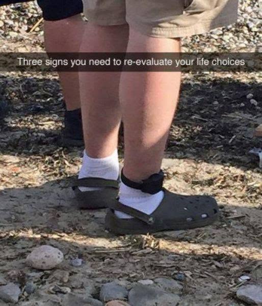 20 Unbelievable Fails That Belong in a Museum of Regret 21 Yep, that's definitely a fail. I don't know which of the signs is the worst ?